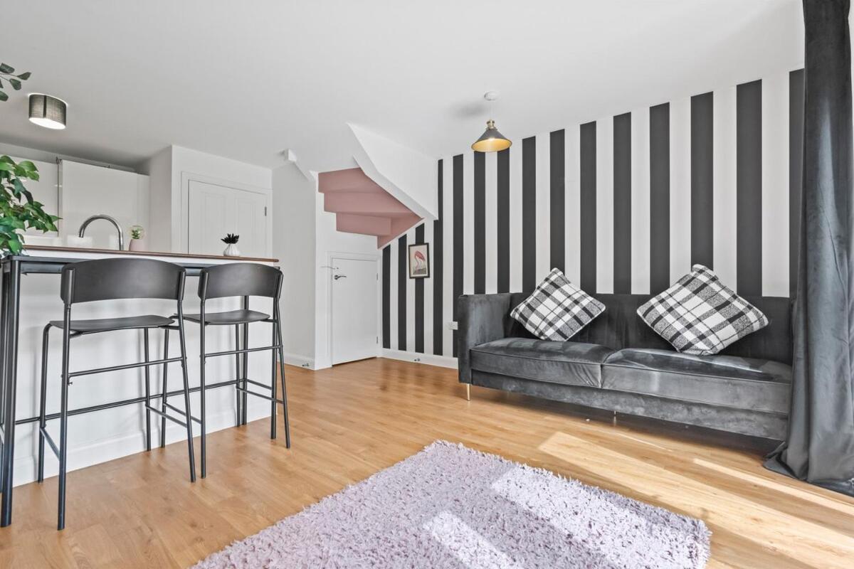 Lotus Haus - Wellington Homes - With Off Road Parking Μπέρμιγχαμ Εξωτερικό φωτογραφία